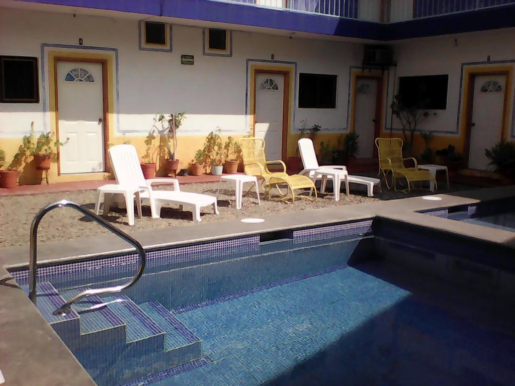 Hotel Sarabi Barra de Navidad Exterior foto