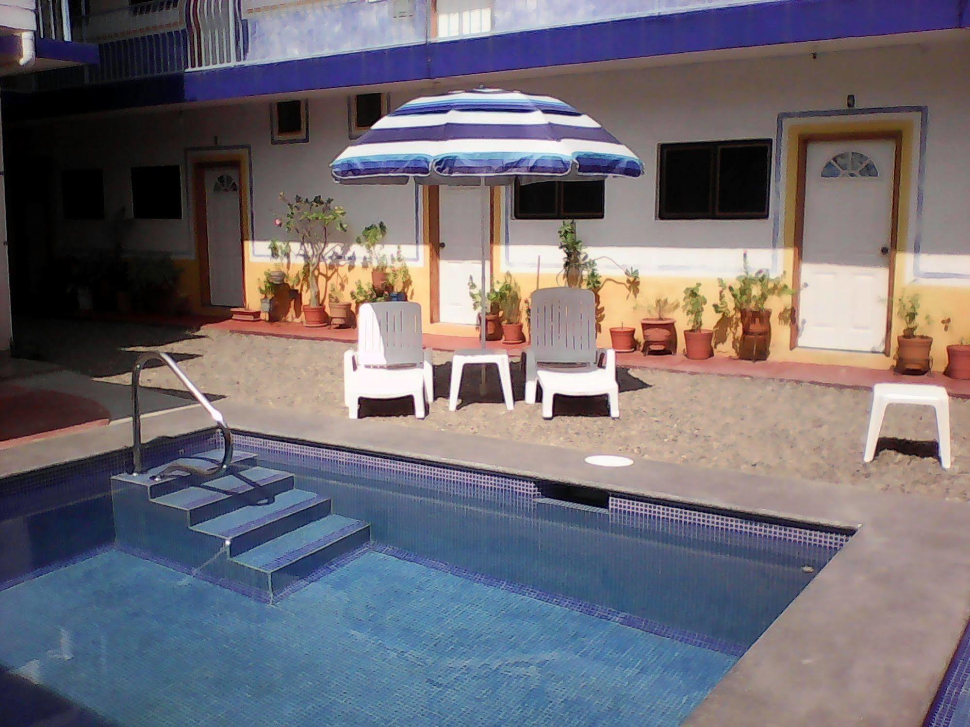 Hotel Sarabi Barra de Navidad Exterior foto